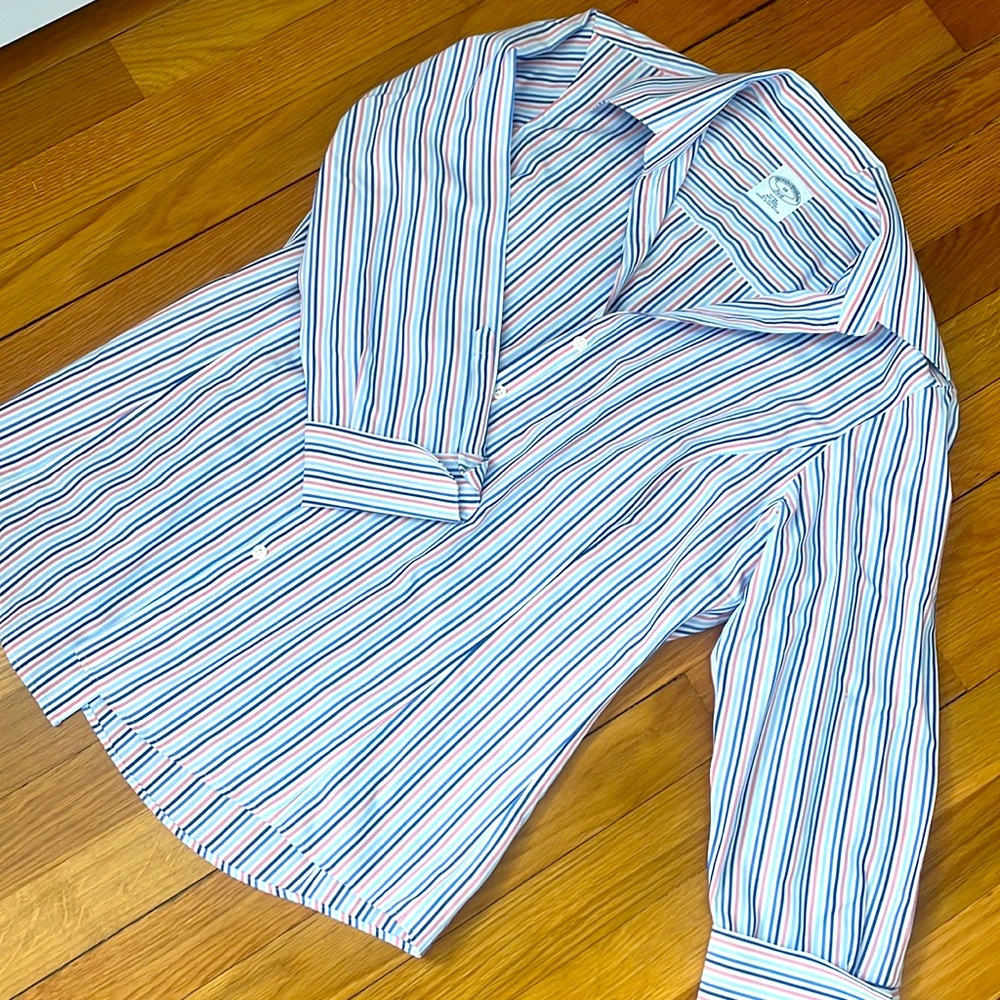Brooks Brothers non-iron button down blouse - Picture 1 of 2